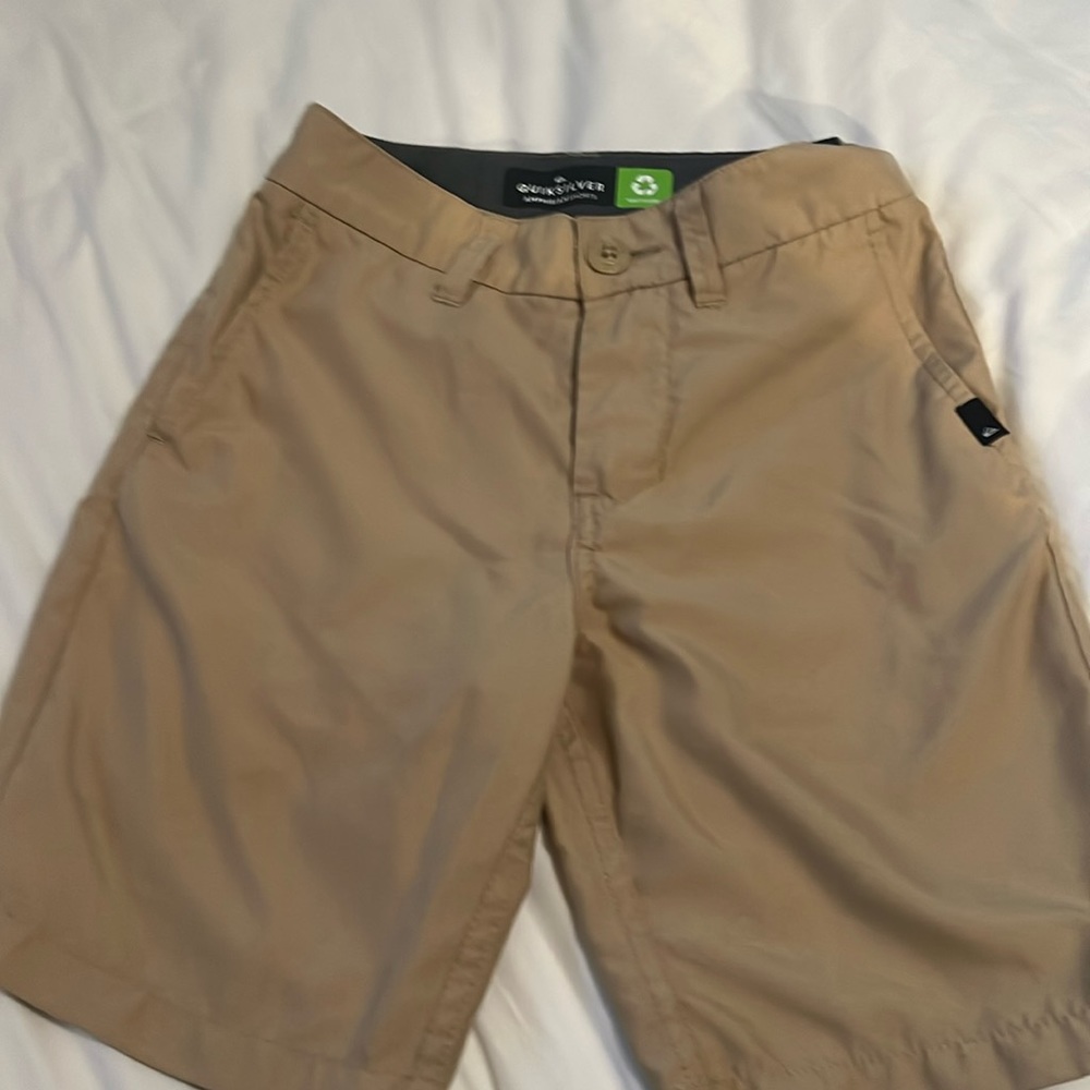 Quick silver amphibian kahki boys size 8 shorts